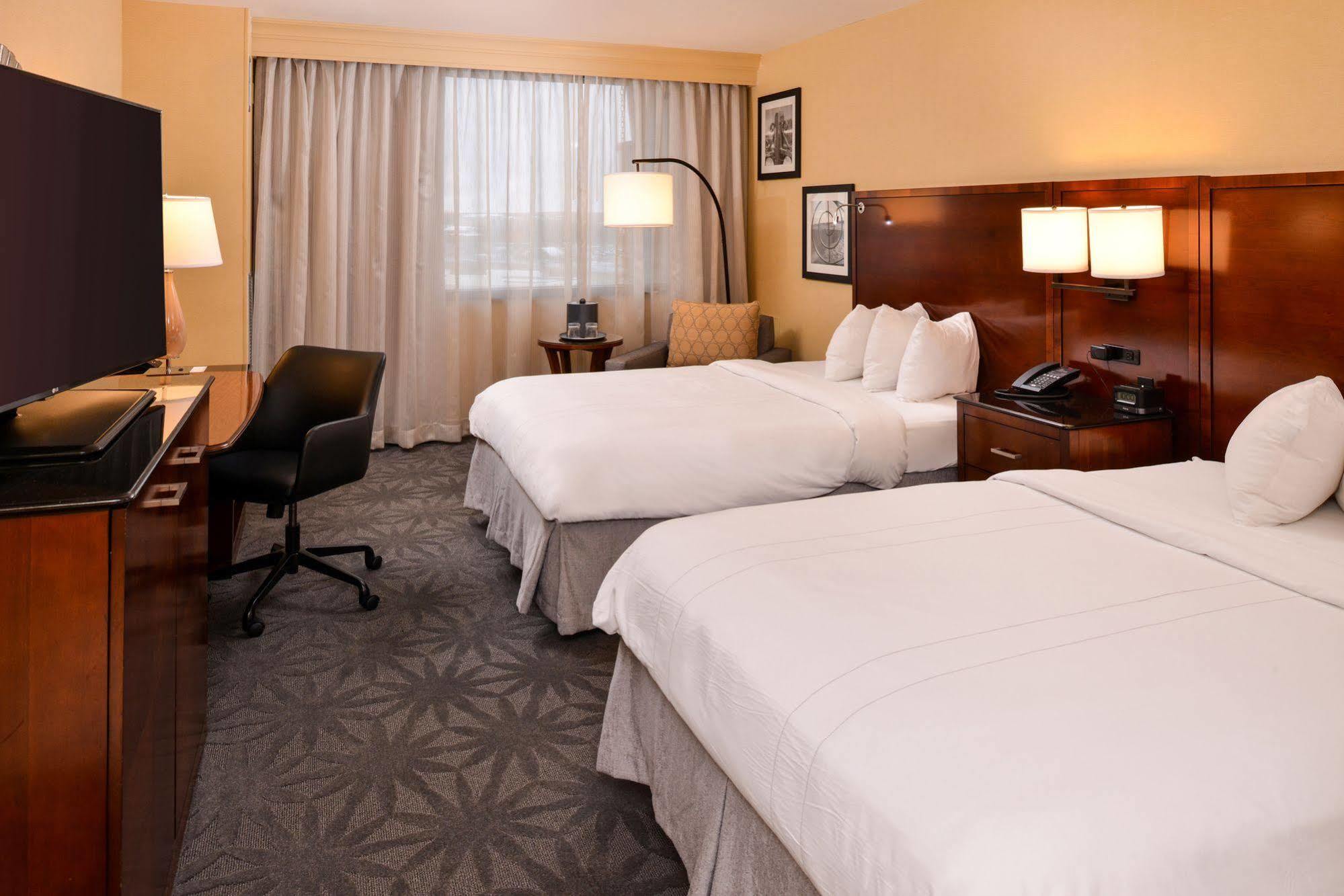 Buffalo Marriott Niagara 3*