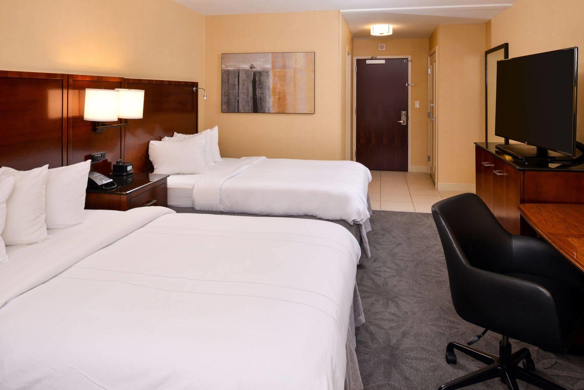 Hotel Buffalo Marriott Niagara 3*