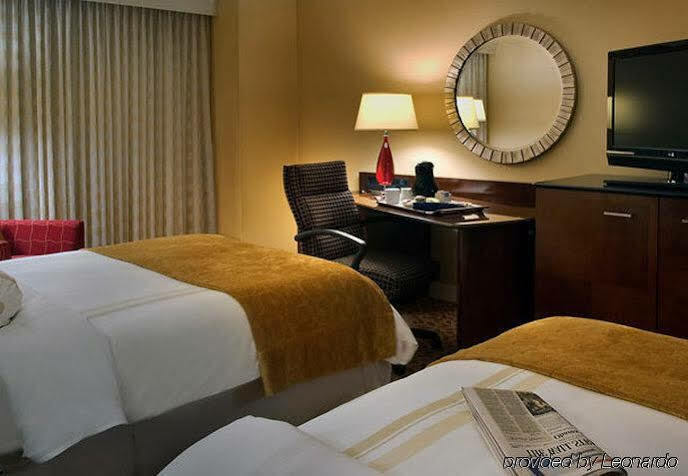 Buffalo Marriott Niagara Hotel 3*